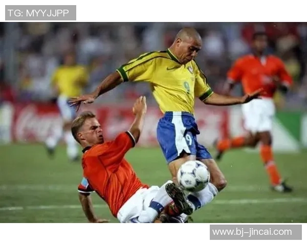 足球明星经典动作解析与背后故事揭秘