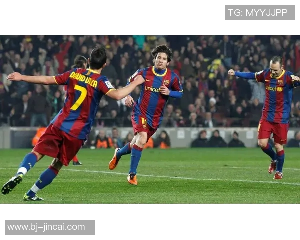 国外足球明星训练时的精彩瞬间与独特风采展示