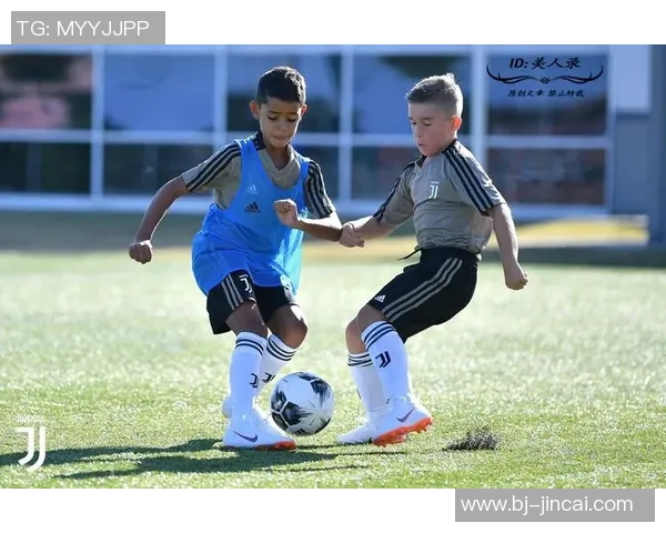 著名足球明星儿子继承父业展现天赋成新一代球场希望之星 著名足球明星儿子继承父业展现天赋成新一代球场希望之星