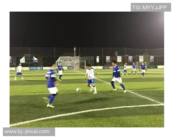 西安足球队与重庆足球队耐力对决全景分析与赛后总结 西安足球队与重庆足球队耐力对决全景分析与赛后总结