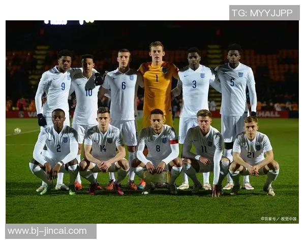 足球明星齐聚一堂的精彩综艺节目带你领略不一样的球场魅力与娱乐互动