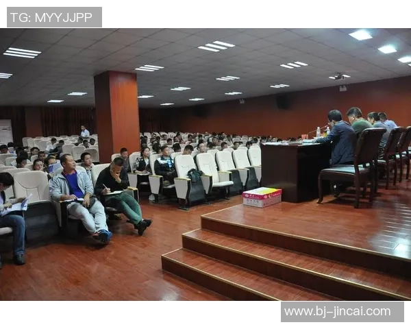 陈强谈足球生涯:从青涩少年到职业球员的心路历程与成长故事 陈强谈足球生涯:从青涩少年到职业球员的心路历程与成长故事